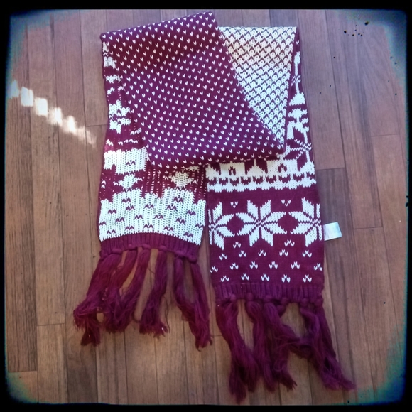 Beautiful winter scarf - Picture 3 of 5